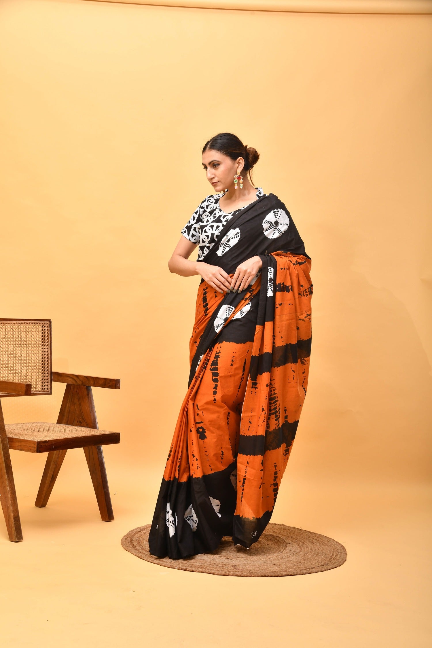 Elegant Aura Saree