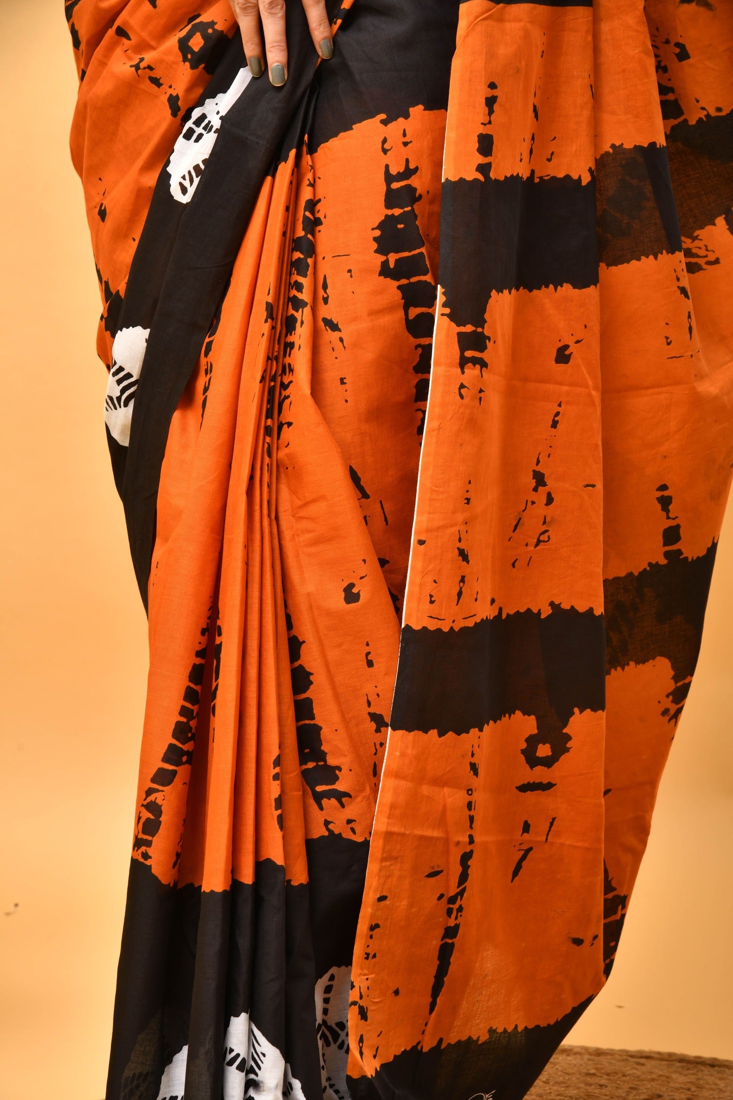Elegant Aura Saree